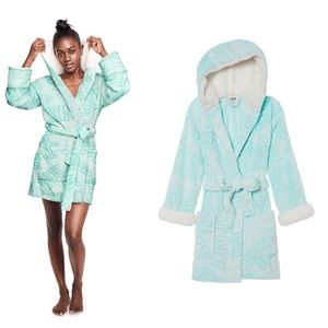 VS PINK Mint Sherpa Robe - Brand New